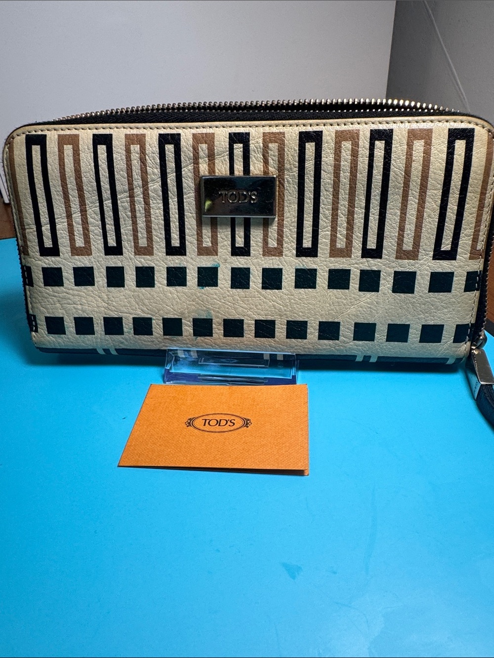 TOD'S Cream, Black and Tan Geometric Zip Wallet